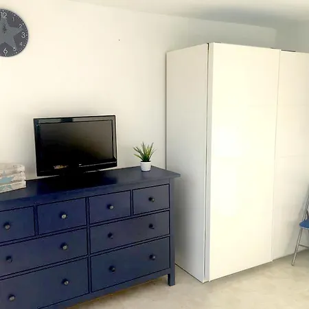Playmon Park A Apartment *